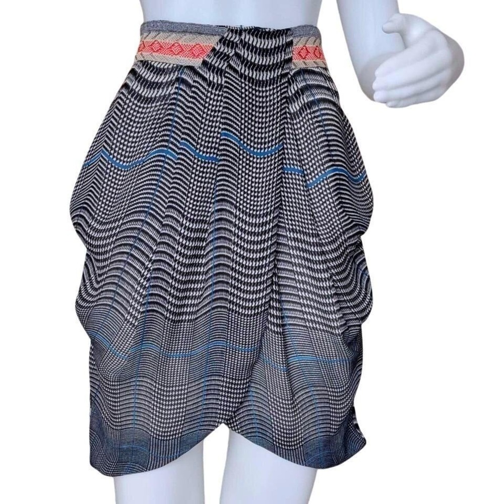 NWT Pianurastudio Italy unique mini slirt. IT 44 US 6‎